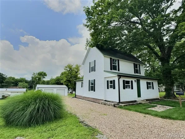 605 E Olive St, Scott City, MO 63780