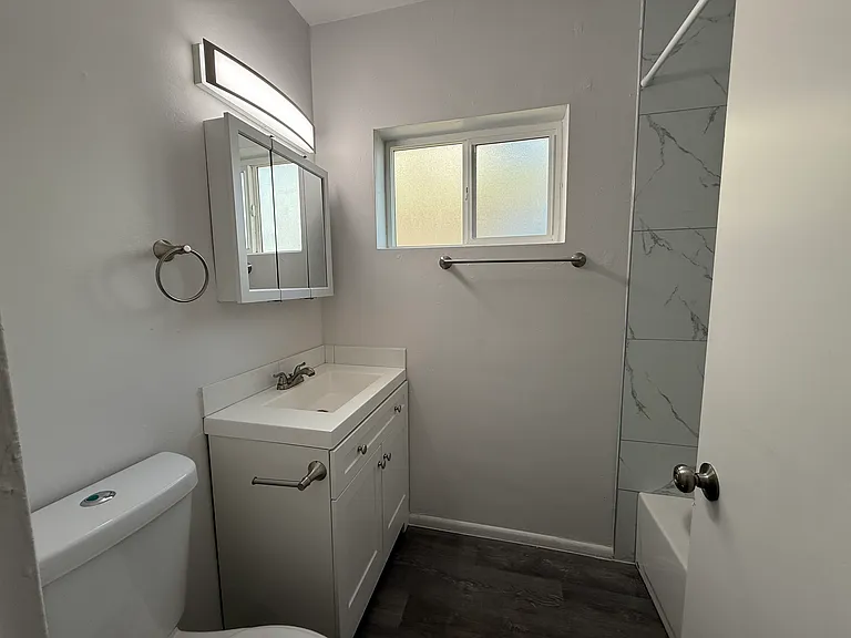 330 W Medlock Dr #107 — Photo 10