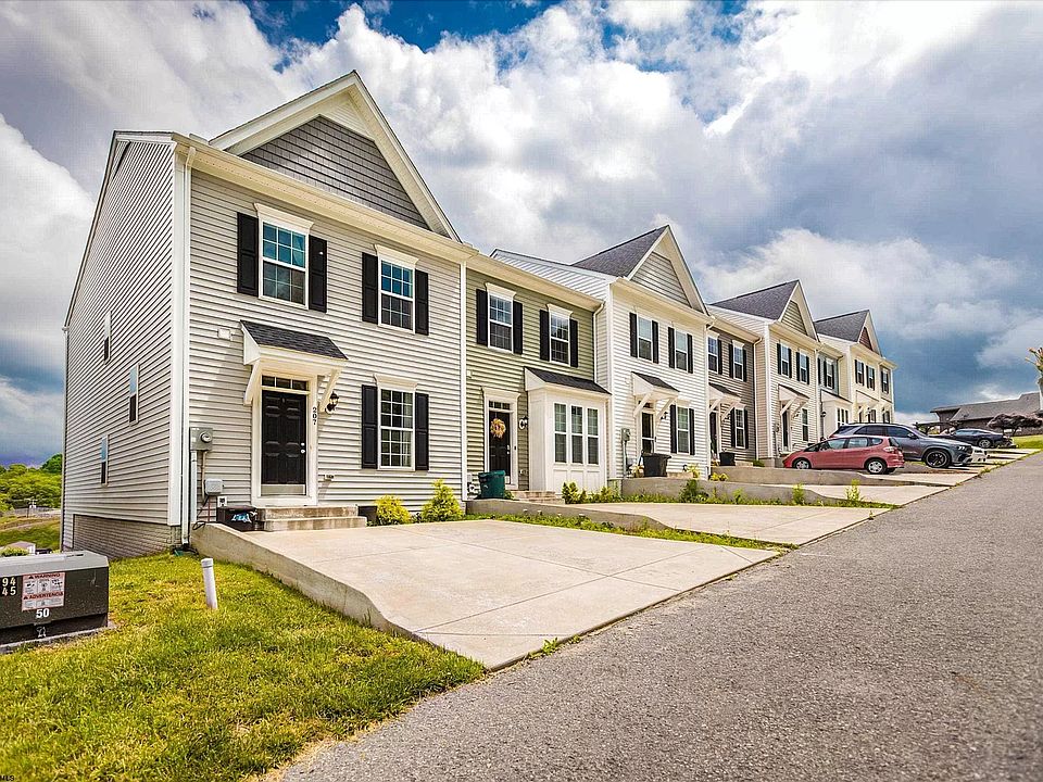 1st image of 207 Falling Leaf Ln #207