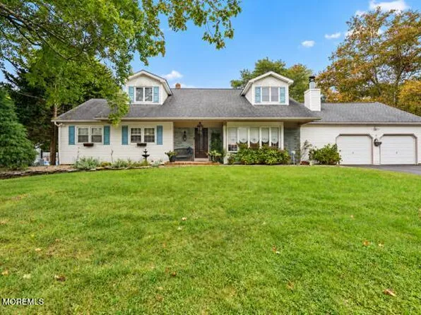 11 Lake Ontario Lane, Morganville, NJ 07751