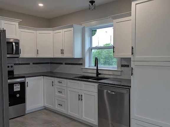 3rd image of 40 Timber Ln