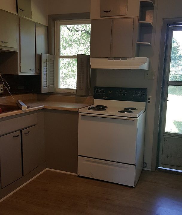2nd image of 9361 Morgan St