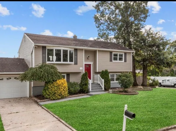 300 Morningside St, Toms River, NJ 08757