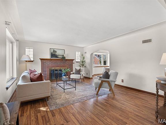 4th image of 6347 Mardel Ave