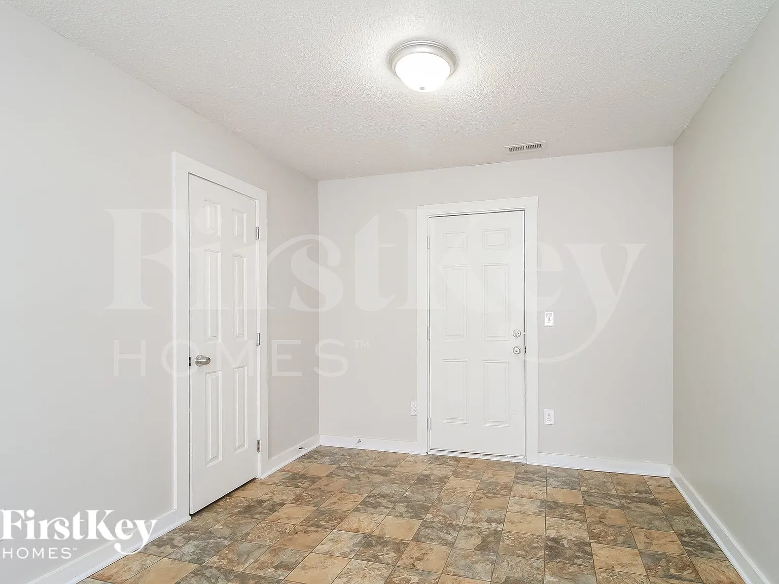 4 bed, 2.5 bath, 1550 sqft, $1,850 — Photo 3