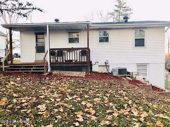 3rd image of 903 Indiana Ave