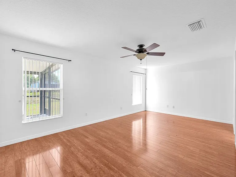 6760 Waterton Dr — Photo 12