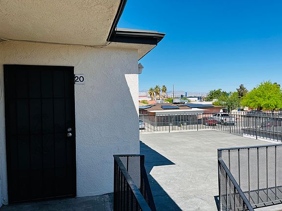 2nd image of 1909 Santa Paula Dr APT 20