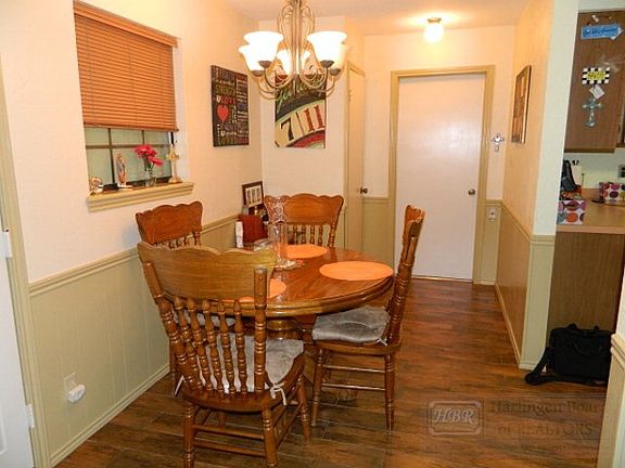 5th image of 2926 Jacaranda Dr