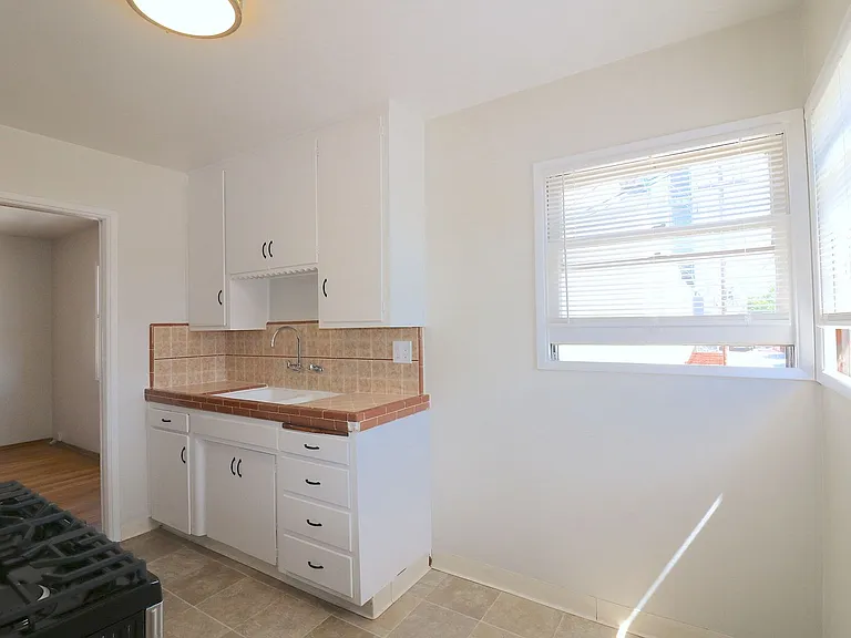 4653-59 Kansas St — Photo 2