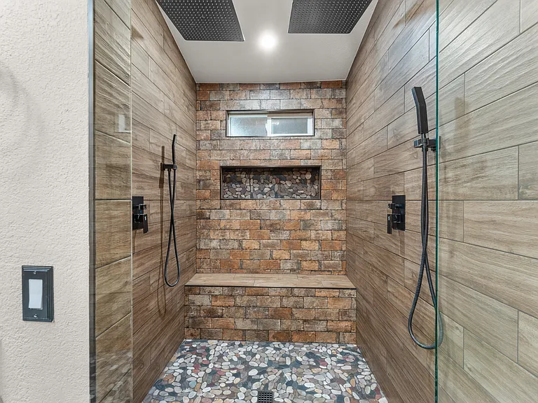 1326 Linsay Pl — Photo 20