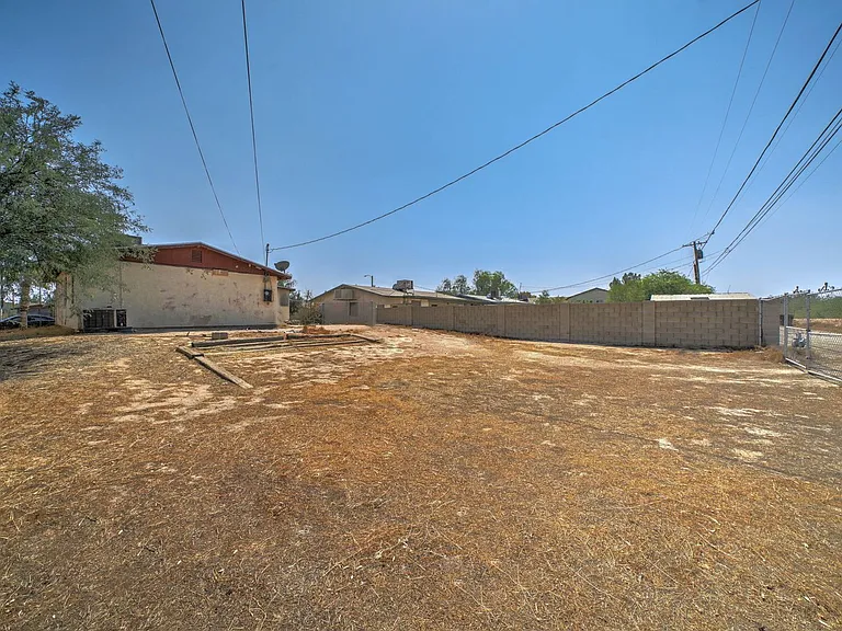 1114 E Bisnaga St — Photo 16