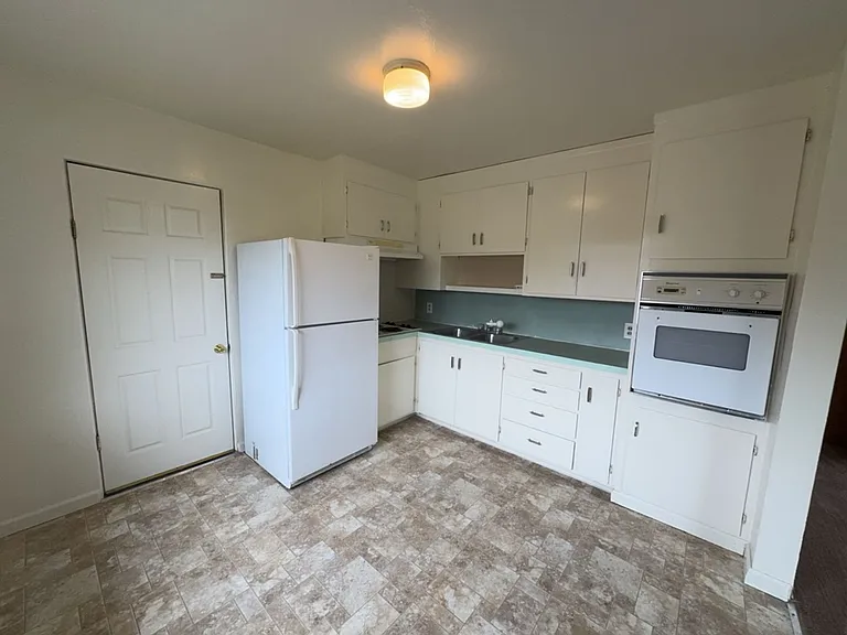 4136-4142 Walnut St — Photo 4