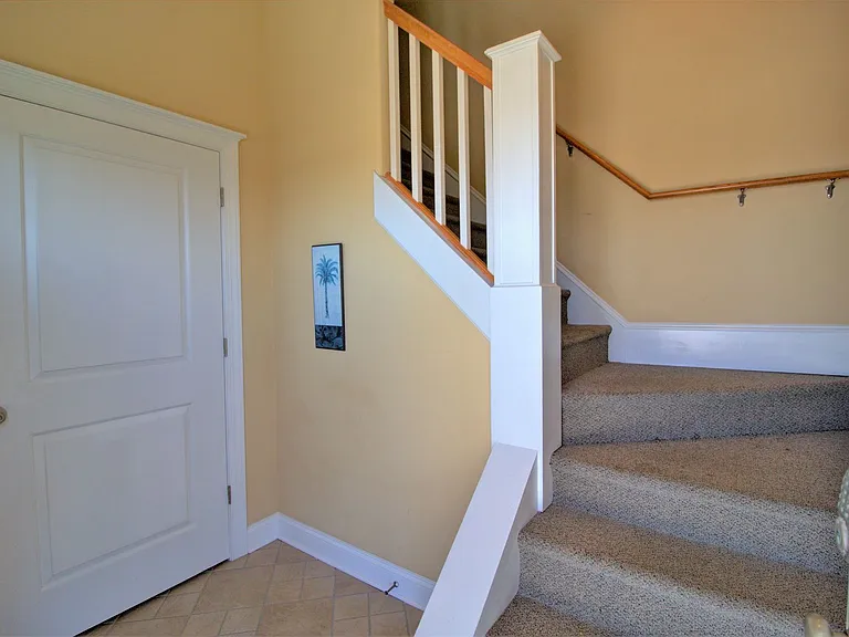 211 Goldsboro Dr — Photo 14