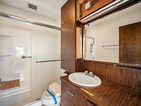 11th image of 2227 E 23rd St