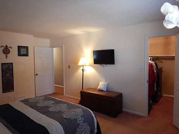 5th image of 1028 Cogliandro Dr