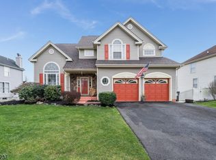11 Haze Way, Phillipsburg, NJ 08865