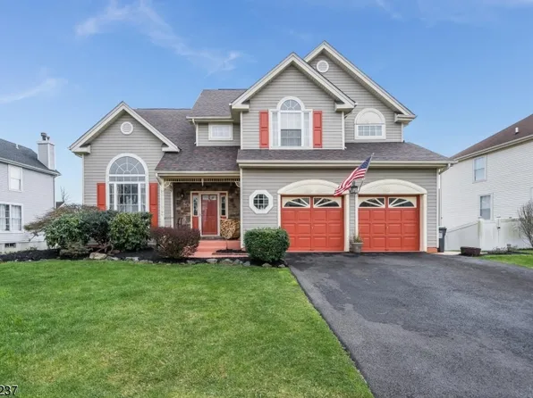 11 Haze Way, Lopatcong Twp., NJ 08865