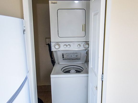 5th image of 3560 SW Vista Dr #19
