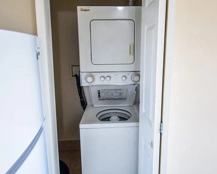 Vista Hills Apartments — Photo 5
