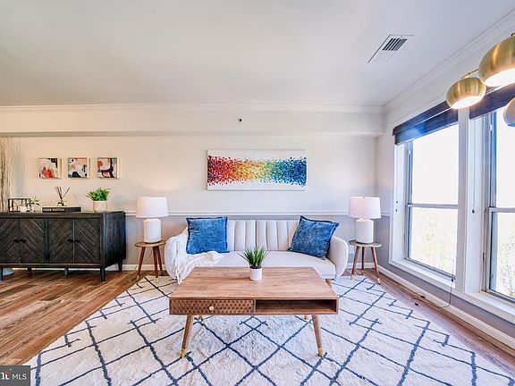 4th image of 3178 Summit Square Dr #3-E7