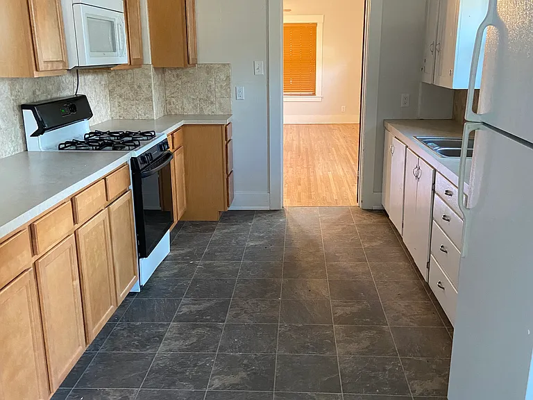 809A W Charlotte St — Photo 3