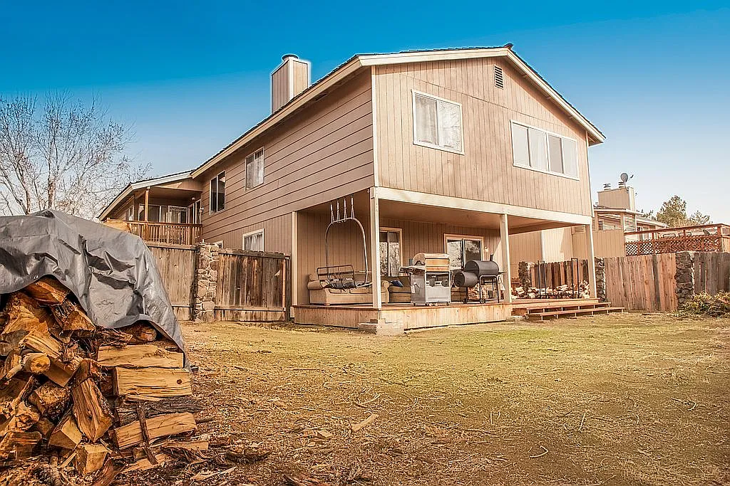 2500 Melody Ln photo 1