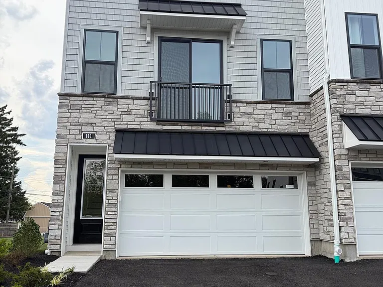 111 Brianna Ct #6 — Photo 2