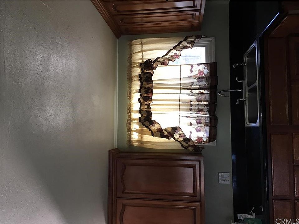 1st image of 1506 E 123rd St