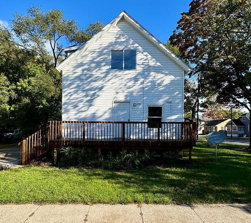1st image of 654 E Isabella Ave #1