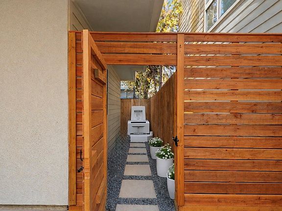 5th image of 906 Reinerman St