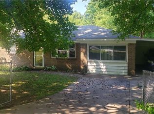 1137 S Baldwin Ave, Fayetteville, AR 72701