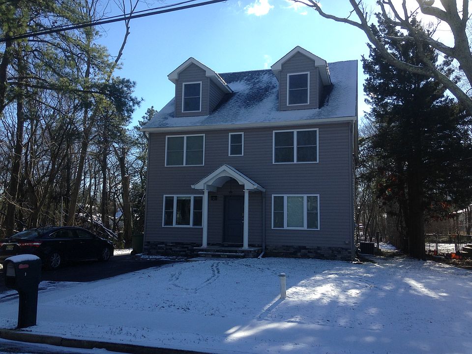 1st image of 2 Sylvan Ct