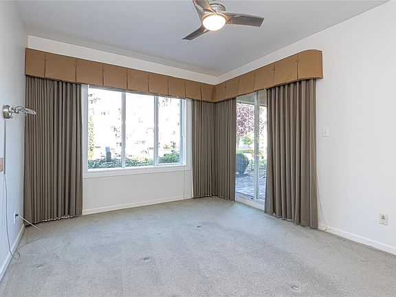 4th image of 50 Songhees Rd #109