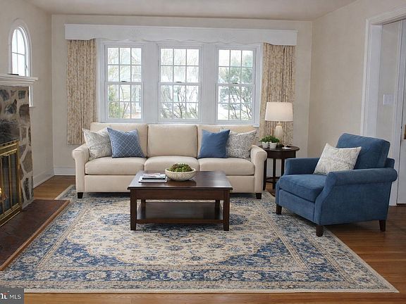 3rd image of 534 Kenwood Rd