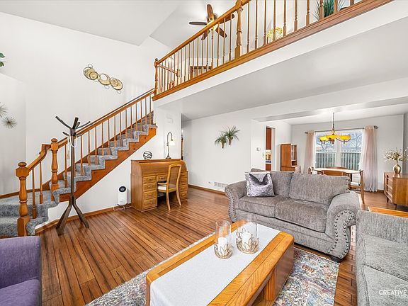 4th image of 724 Small Ct