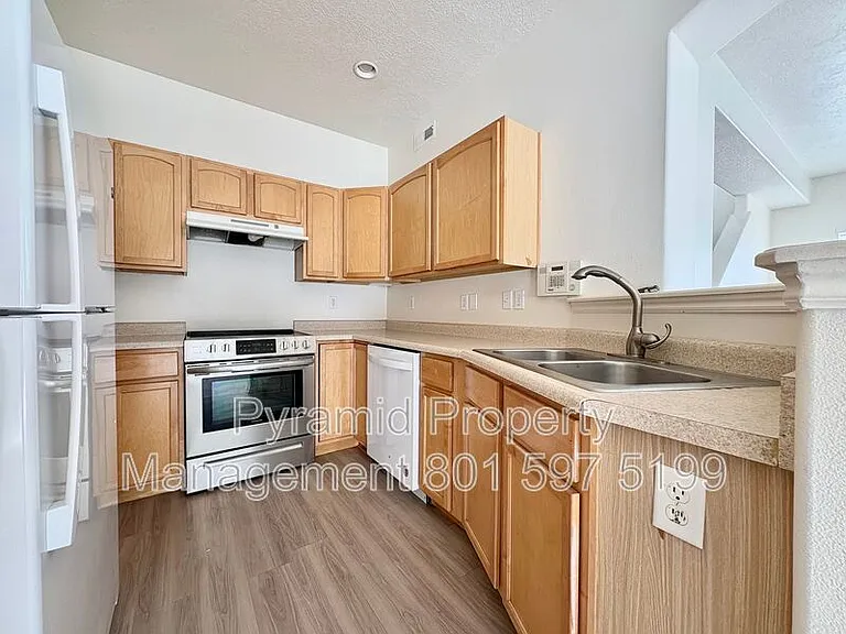 1553 W Vivante Way — Photo 6