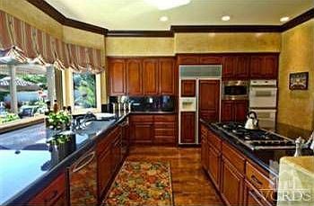 3rd image of 31804 Saddletree Dr