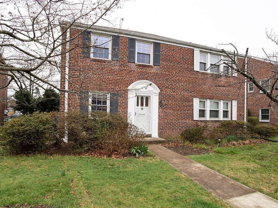 Semi-detached townhome - Virginia Square