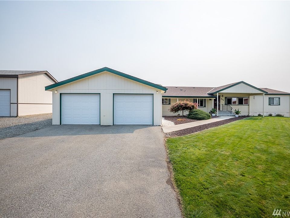 1st image of 634 S Larch Pl