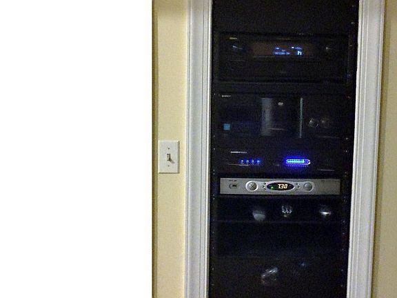 5th image of 154 Oak Ln