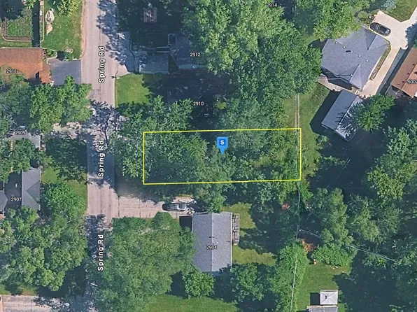 2908 Spring Rd N, McHenry, IL 60050