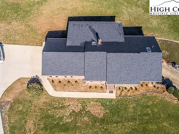 3rd image of 342 Willow Creek Dr