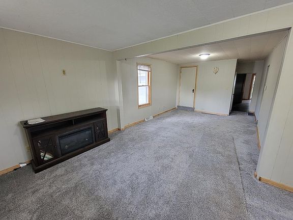 4th image of 1219 Plattsburg St