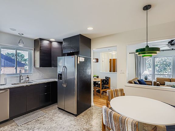 Kitchen with all amenities and cooking supplies included