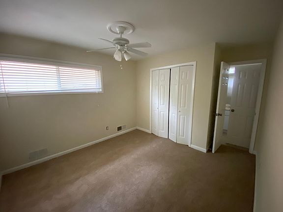 3rd image of 3250 Cedar Bluff Dr NE