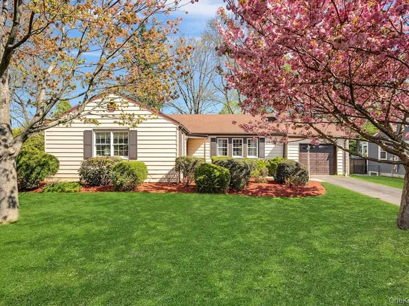 16 Ria Drive, White Plains, NY 10605