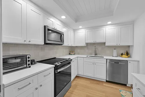 10 SE Turtle Creek Dr #B Photo 1 10 SE Turtle Creek Dr #B Photo 1