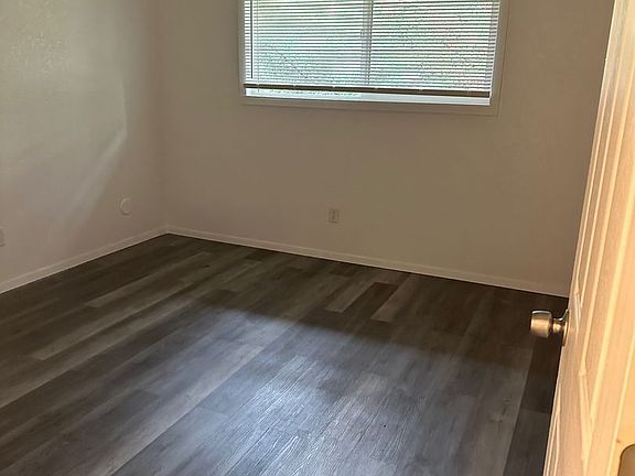 5th image of 226 Mountain View Ave #7