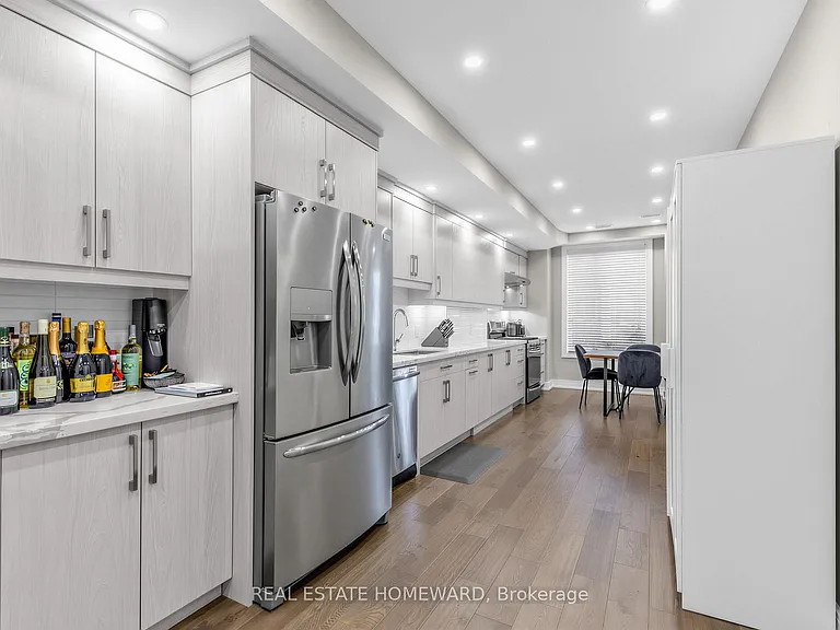 133 Cowan Ave #UPPER — Photo 15